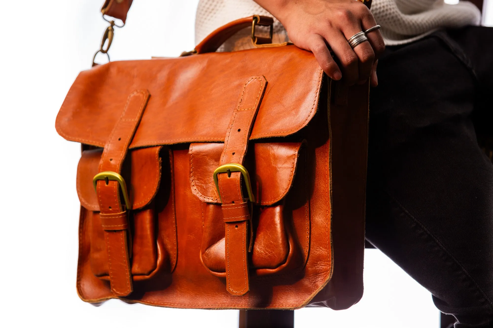 Aguilucho Rojizo Satchel
