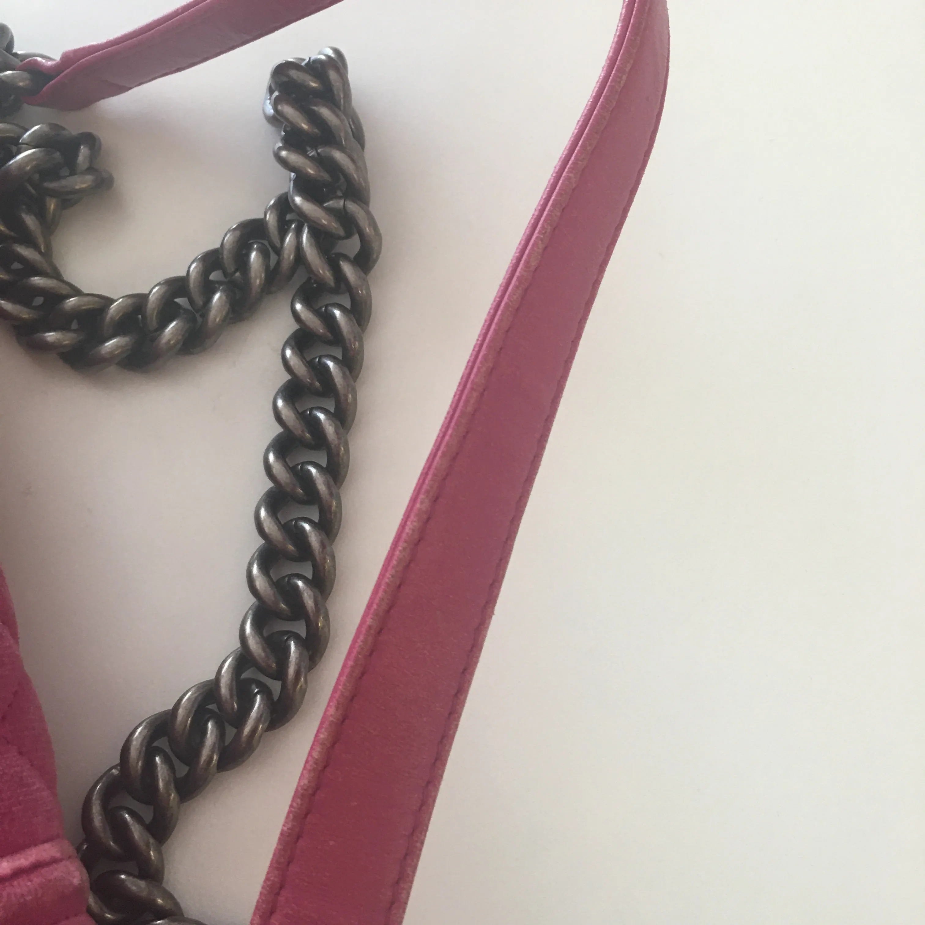 CHANEL Boy Shoulder Bag in Pink Velvet