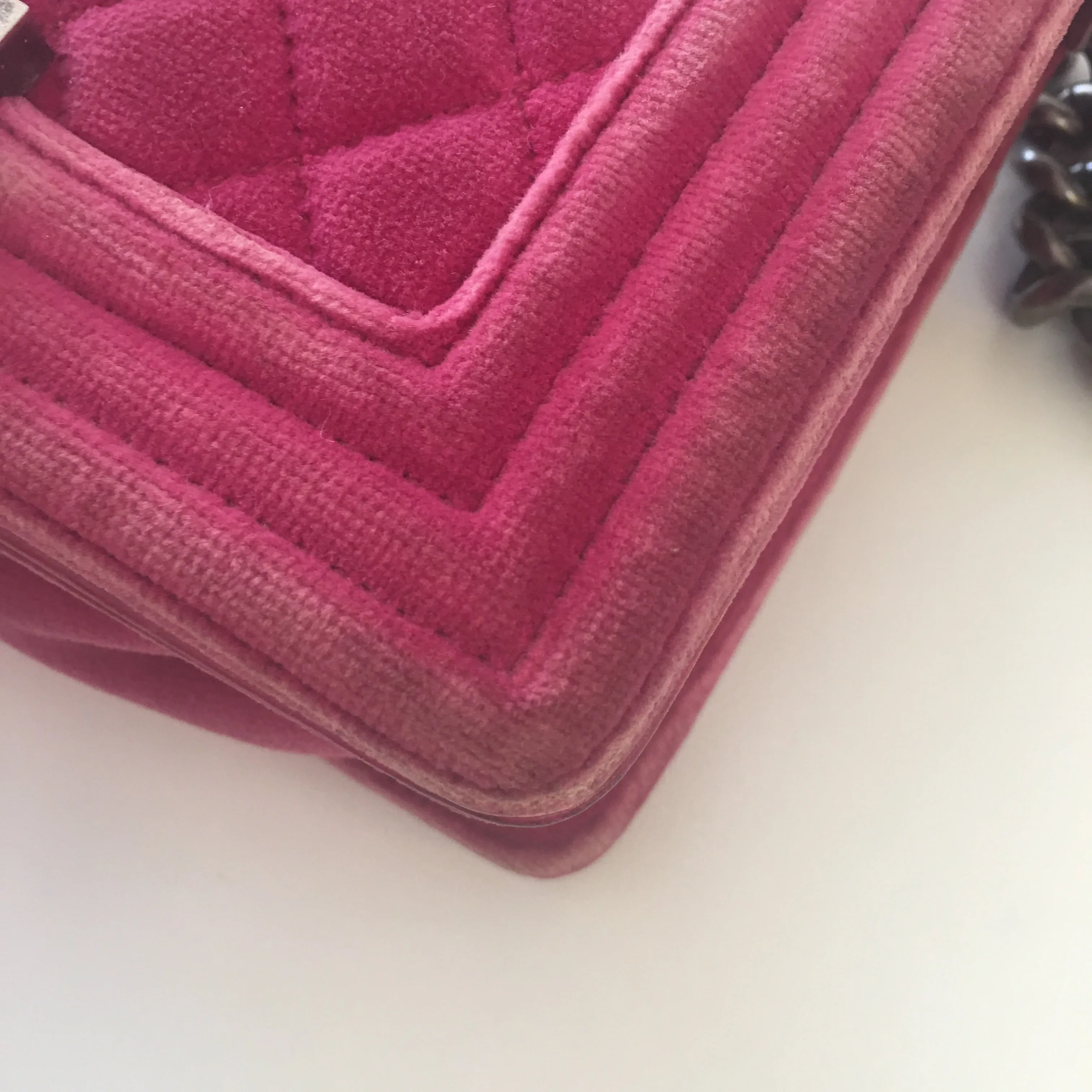 CHANEL Boy Shoulder Bag in Pink Velvet