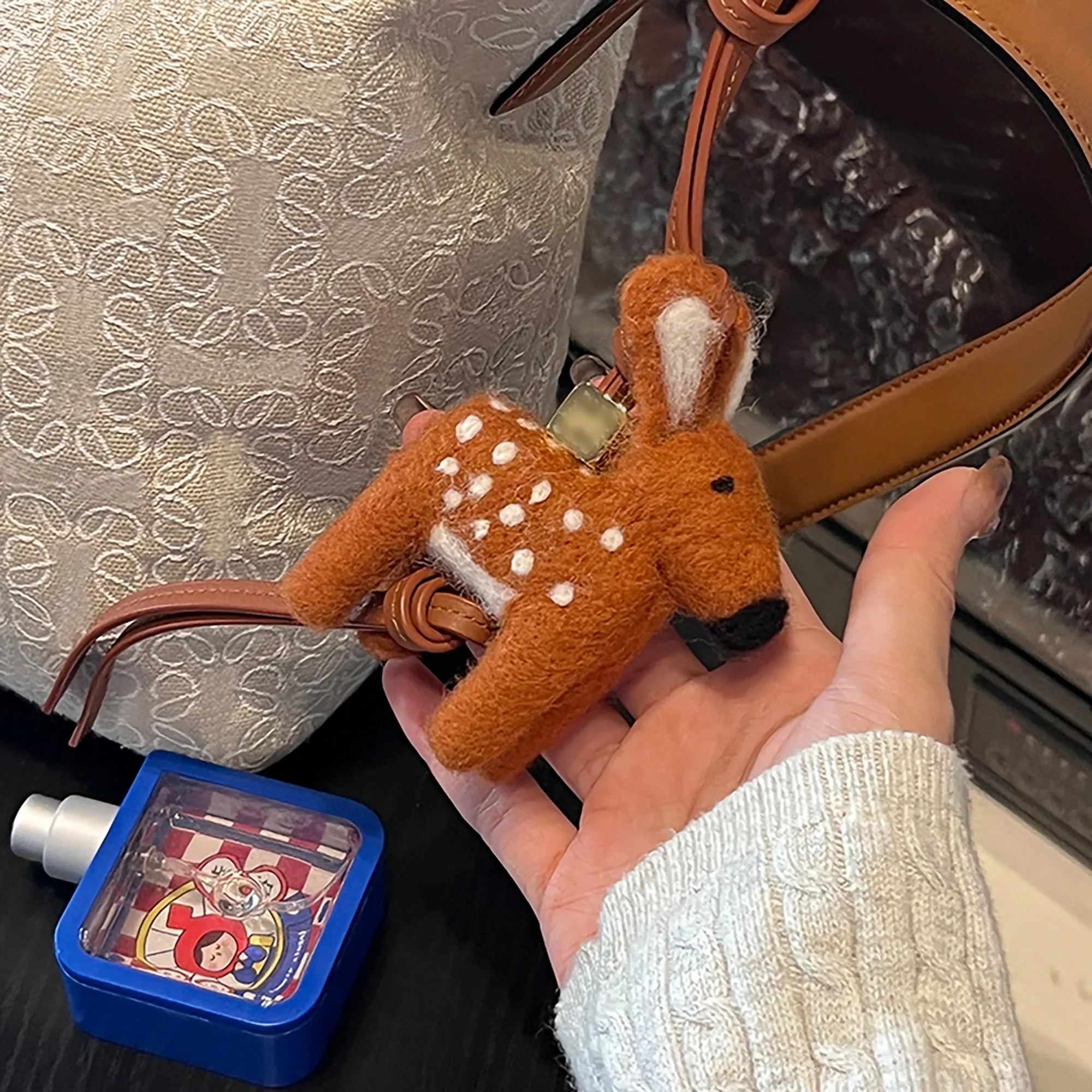 Felt material bag charm, animal-shaped car pendant, genuine leather keychain,fashion bag accessories