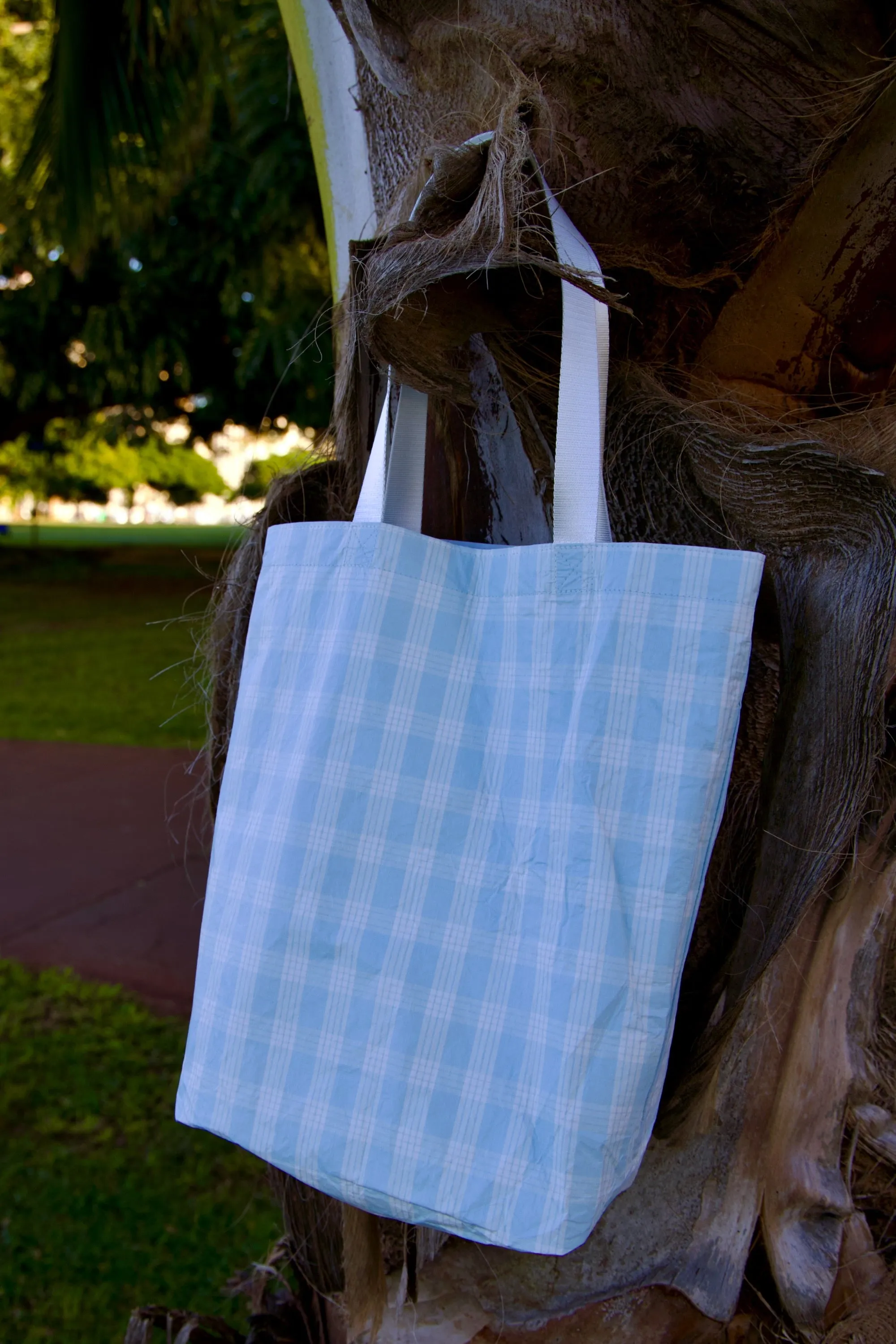 Hawaii Tote Hawaiian Quilt Blue On Blue & Palaka Pale Blue (Reversible)