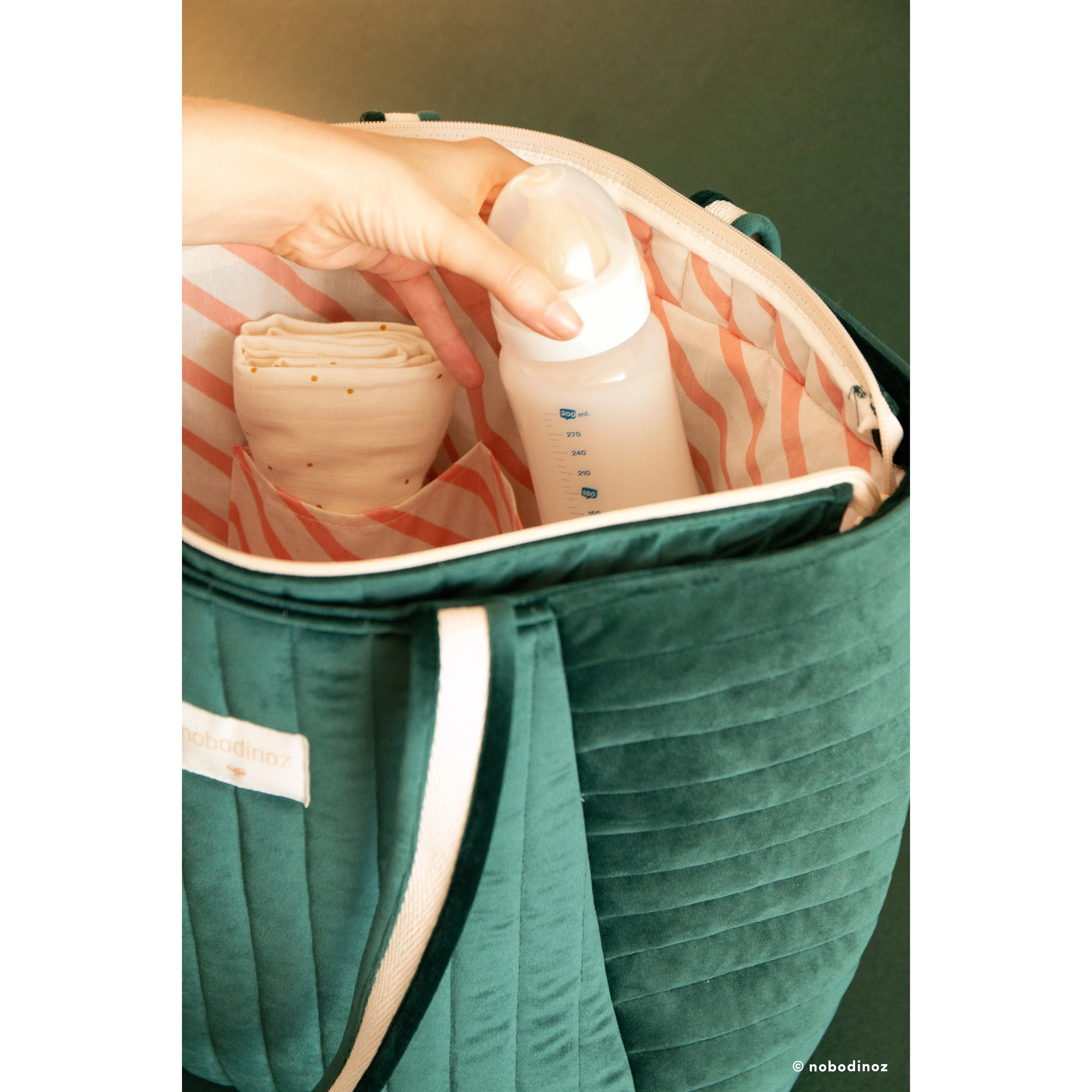 nobodinoz Savanna Velvet Maternity Bag Jungle Green