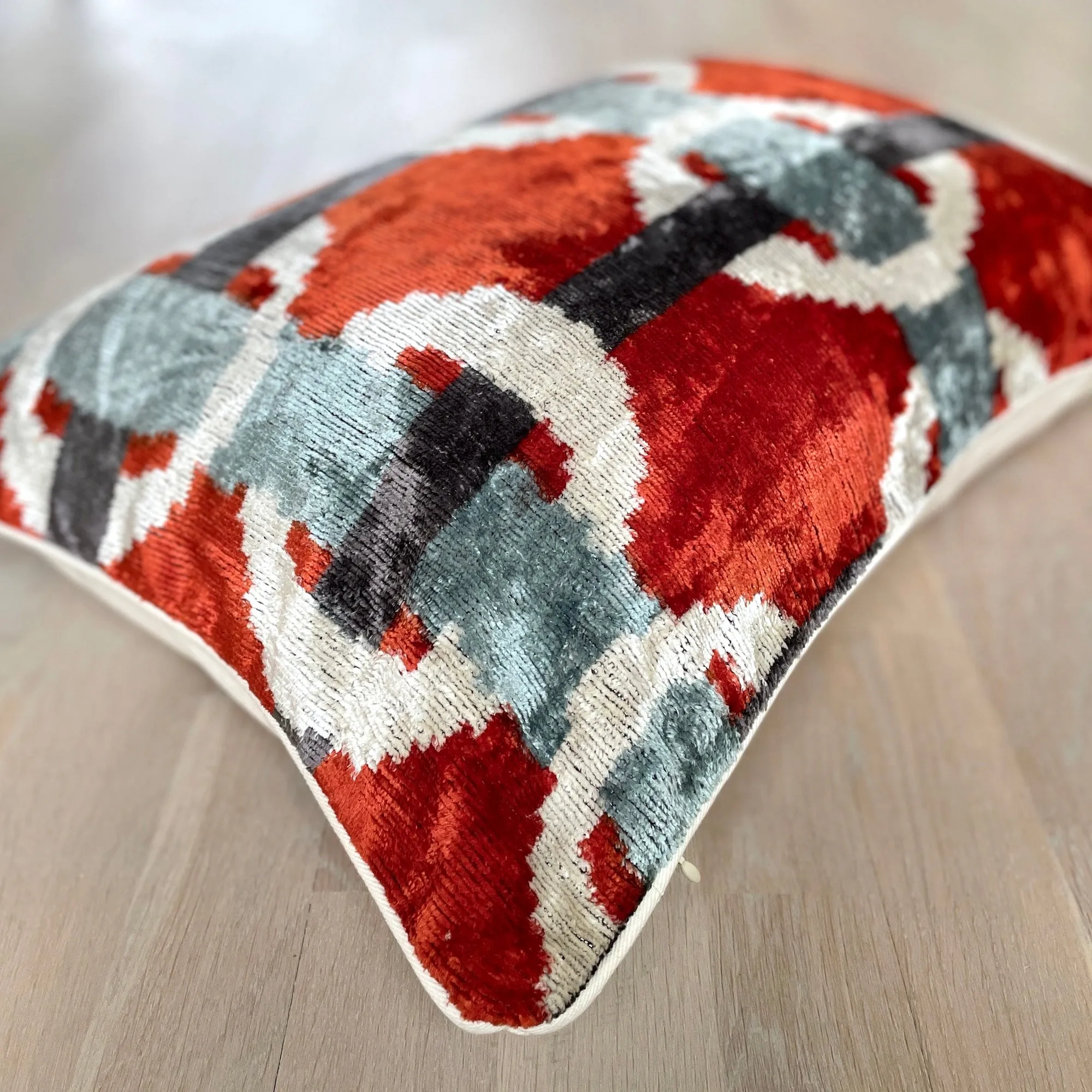Velvet Ikat Cushion Hermesse | Velvet Ikat Pillow Hermesse